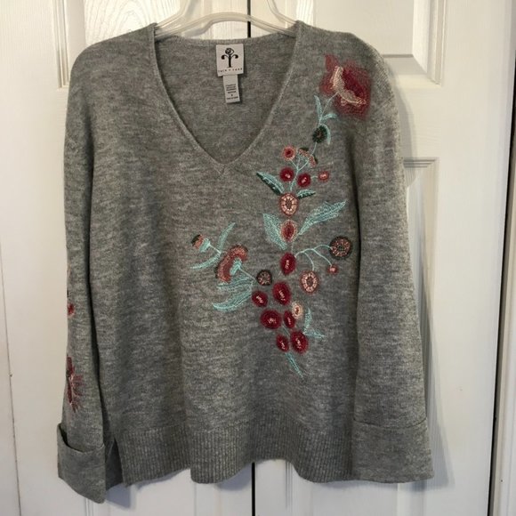 Rain & Rose Sweaters - Rain & Rose Embroidered Sweater